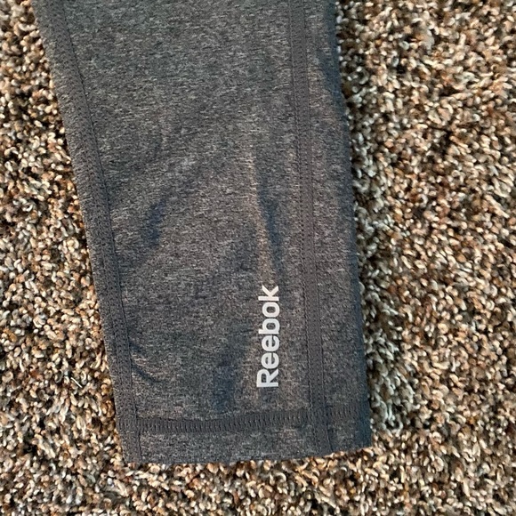 Grey Reebok leggings - Picture 3 of 3